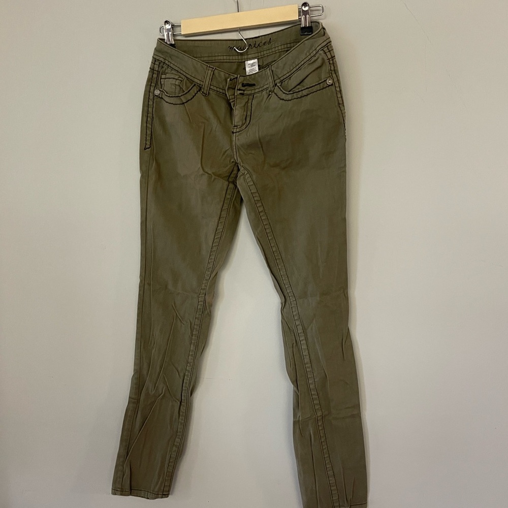 Maurice's skinny Jean.